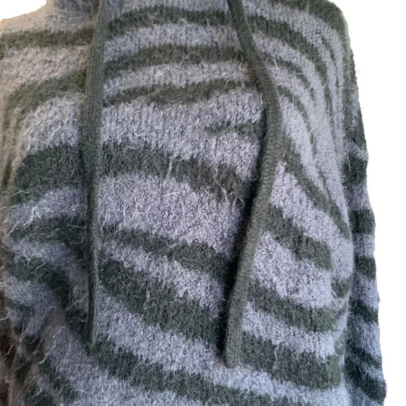 Pink Victoria's Secret Hoodie Animal Print women's size Medium Small - Picture 3 of 7